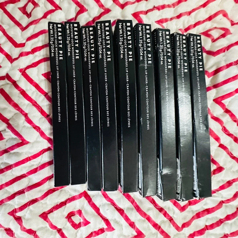 Lot of 9 Beauty Pie Moisture-Lock Wondergel Lip Liner Reckless‎ Red New in Box